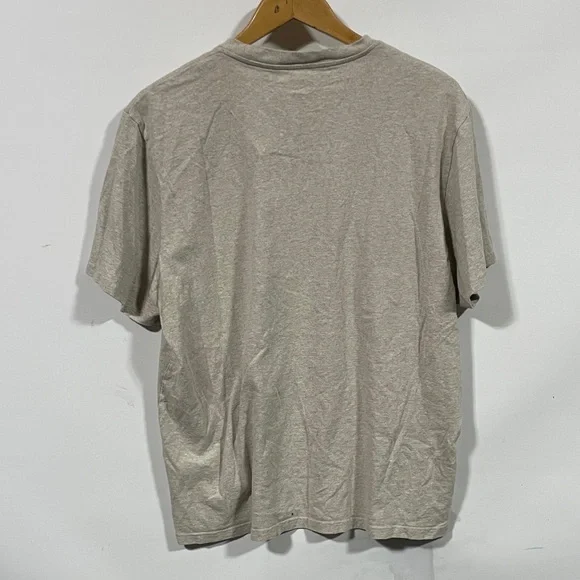Everlane Men's Pocket Tee in Light Beige - Picture 3 of 3